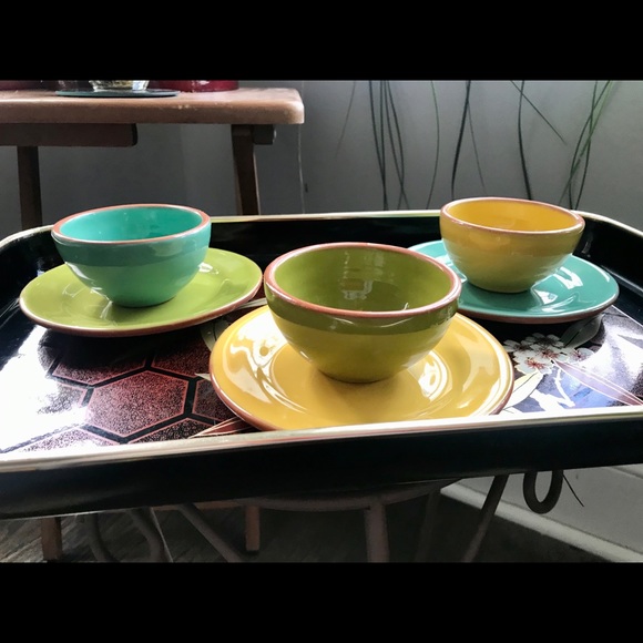 Other - Set of 3 Round Tea Cups and Saucers